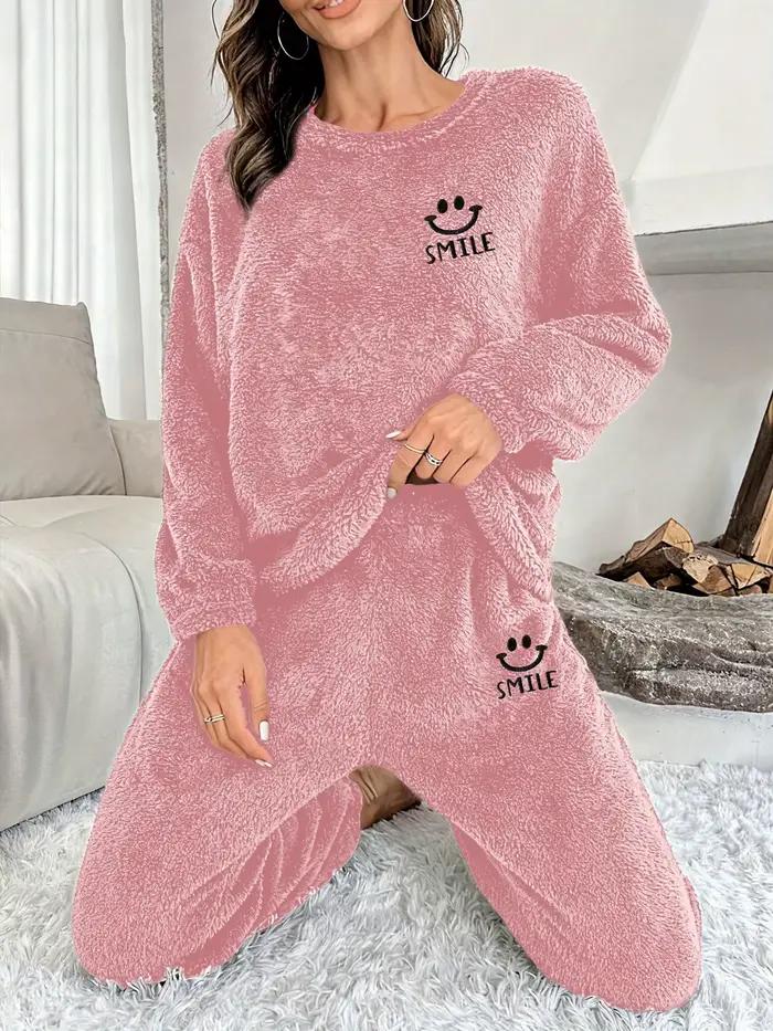 Ensemble de pyjama en velours pour femme, composé d'un haut à manches longues et d'un pantalon assor