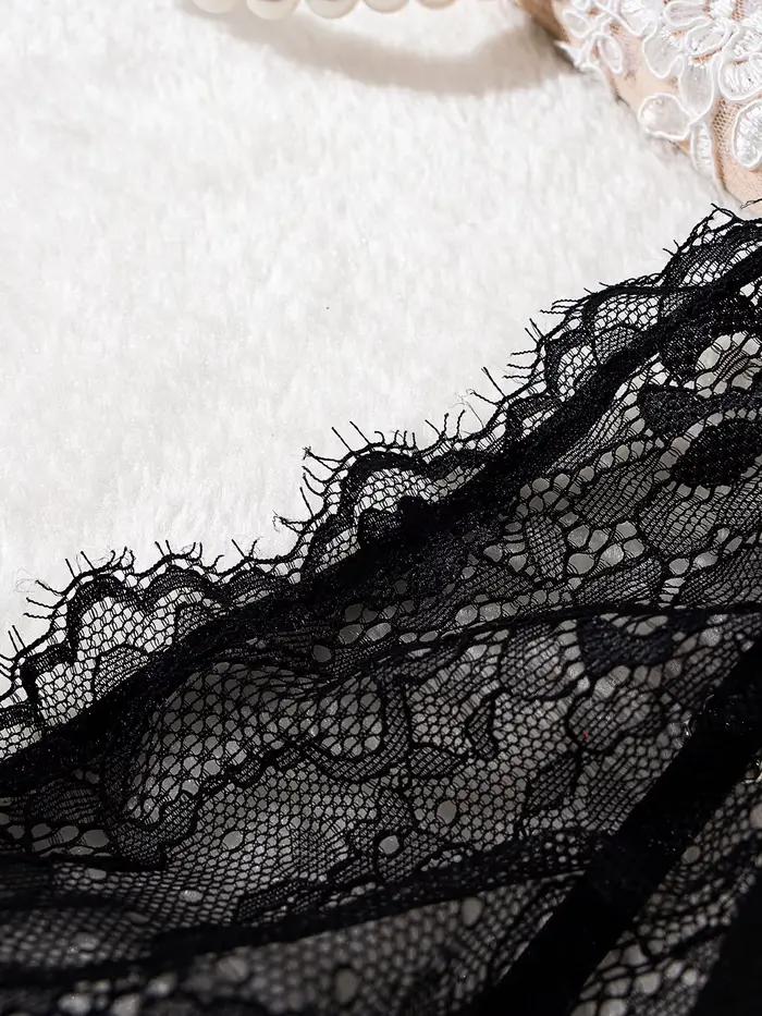 Lingerie noire transparente sexy