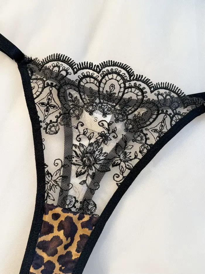 Un ensemble de lingerie sexy noir