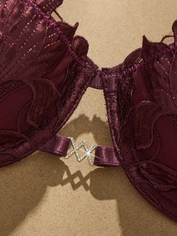 Ensemble soutien-gorge et culotte rouge brunâtre