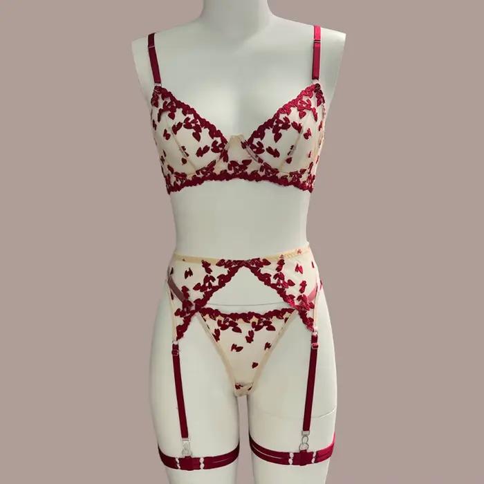 Lingerie sexy en dentelle non censurée