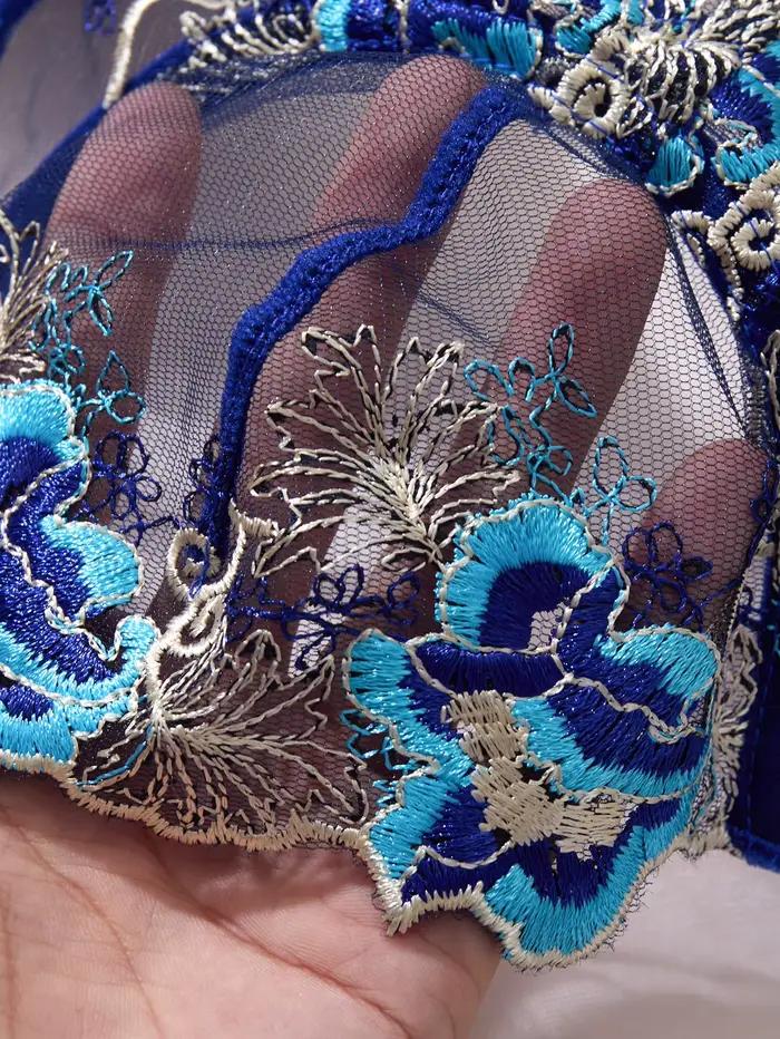 Un ensemble de lingerie bleue sexy