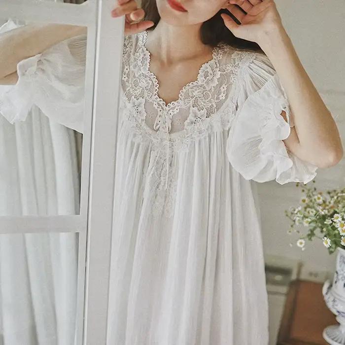 Chemise de nuit en dentelle française sexy à col en V