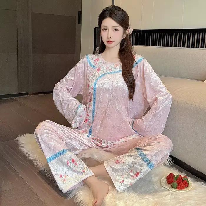 Pyjama en velours doré pour femme
