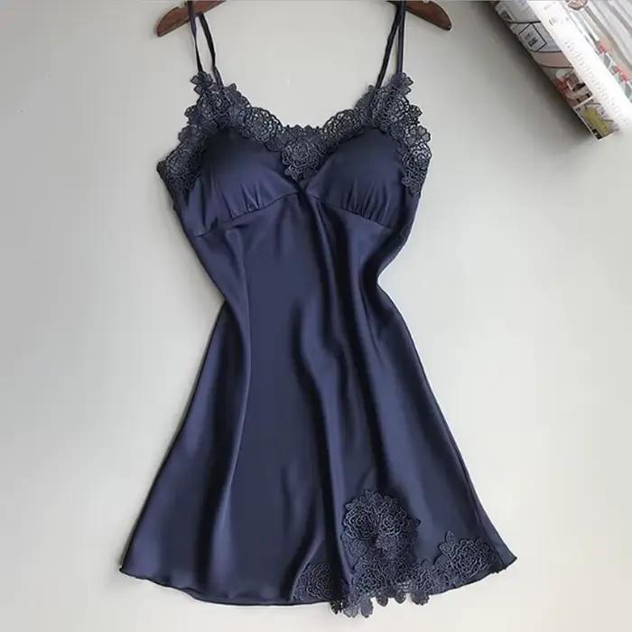 Robe de nuit en dentelle pour femmes