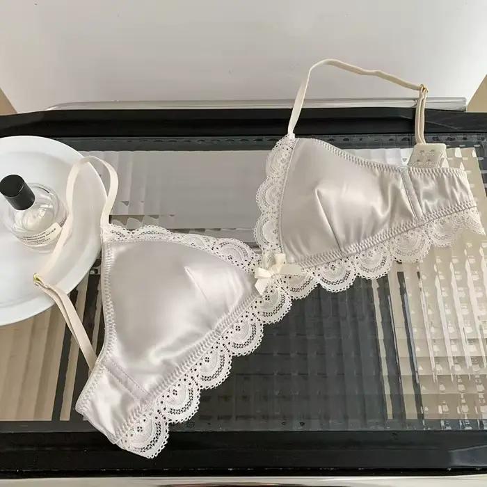 Soutien-gorge en dentelle à nœud en forme de triangle de style coréen pour femmes Petite poitrine Sous-vêtements en