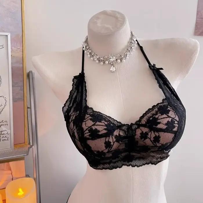 Lingerie révélant le cou et les épaules