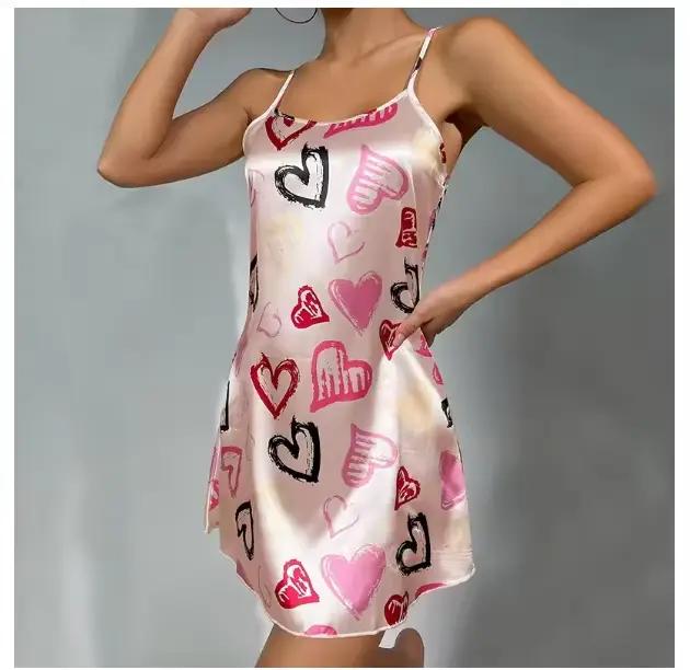 Chemise de nuit sexy en satin pour femmes