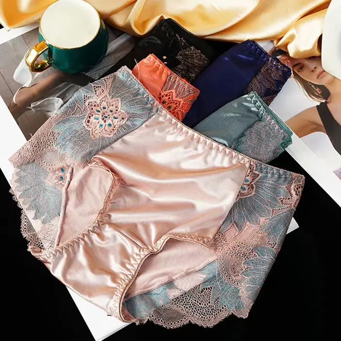 Culotte mi-audio en dentelle florale pour femme