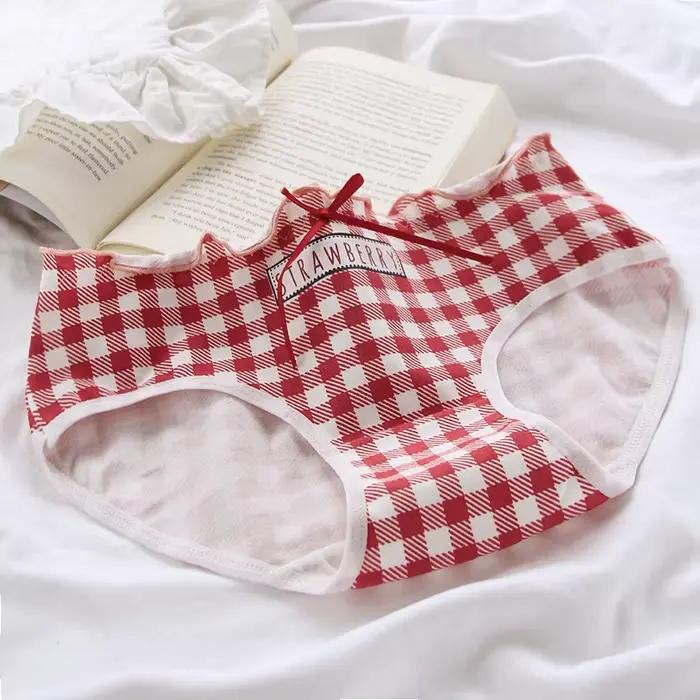Culotte en coton pour femmes sous-vêtement sexy lingerie douce taille moyenne sans couture imprimé fraise slip moderne pour femmes occasions spéciales