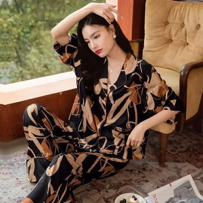 Pyjama à manches longues pour femmes