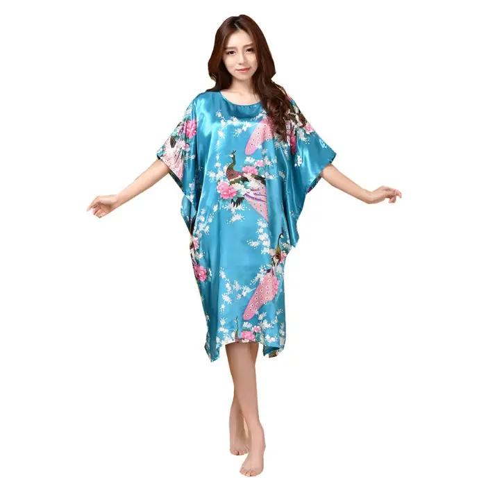 Chemise de nuit en satin pour femmes