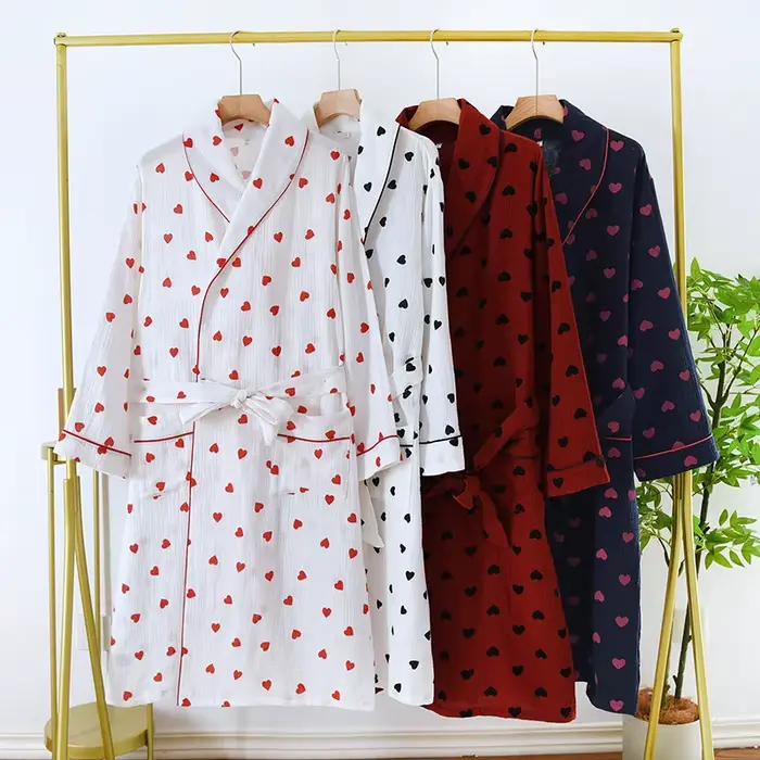 Vêtements de nuit féminins