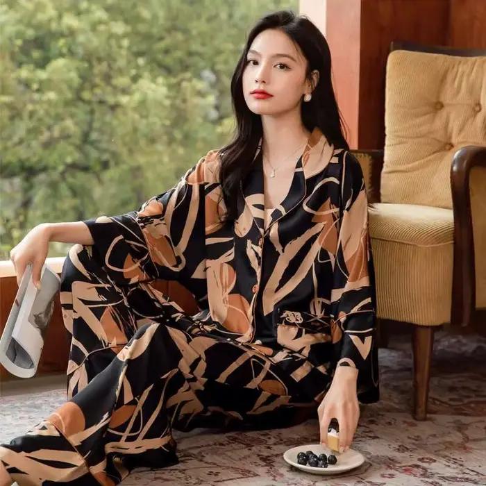 Pyjama à manches longues pour femmes