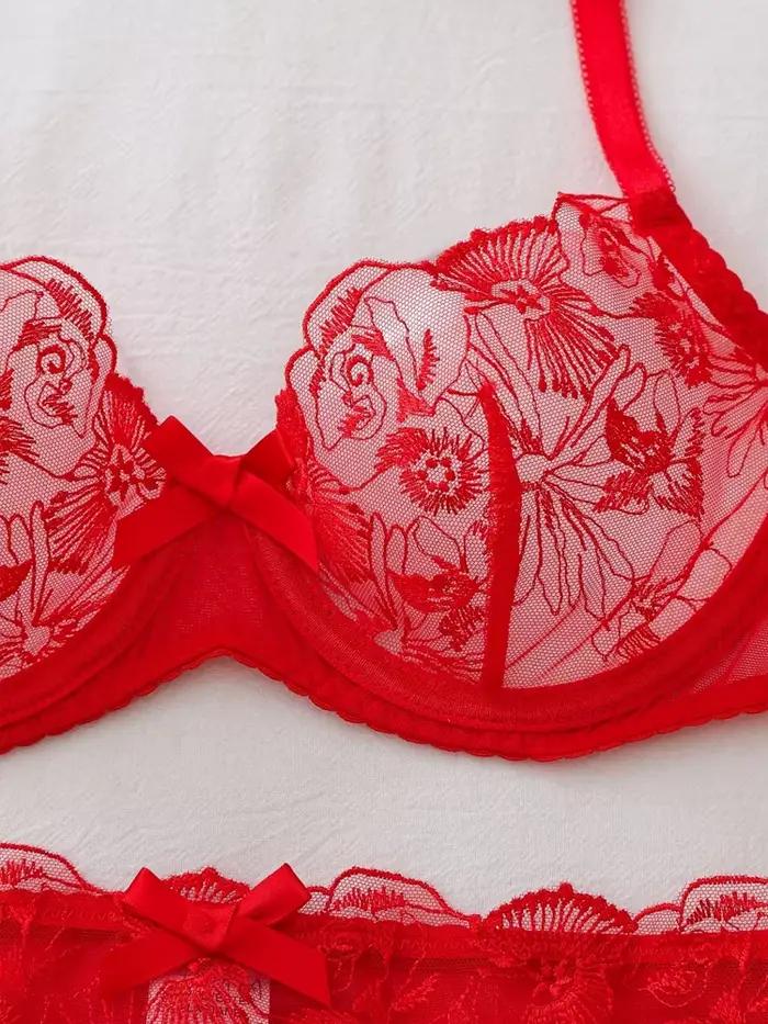 Ensemble de lingerie sexy 3 pièces en maille transparente brodée de luxe Belamimi avec bas