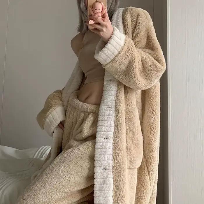 Pyjama en molleton de corail pour femme