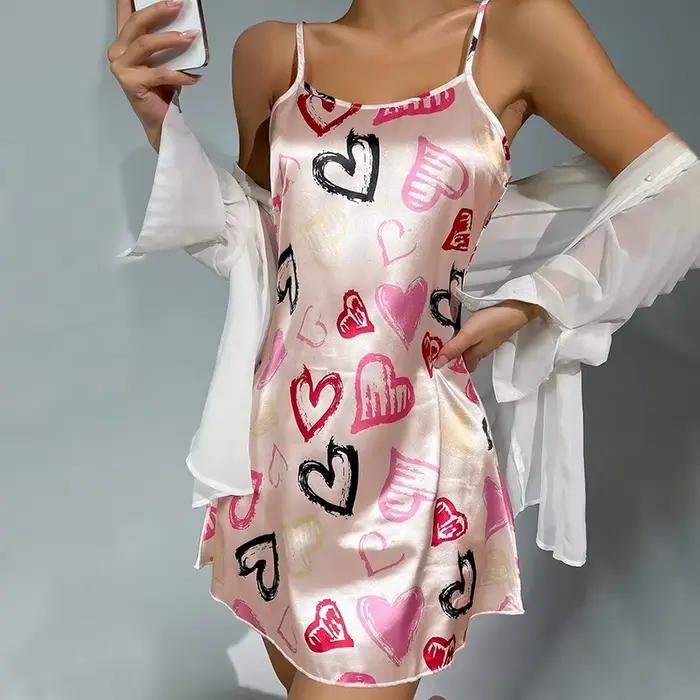 Chemise de nuit sexy en satin pour femmes