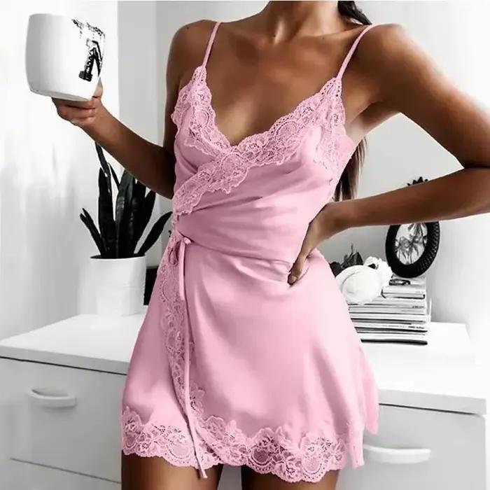 Chemise de nuit une pièce en dentelle pour femmes