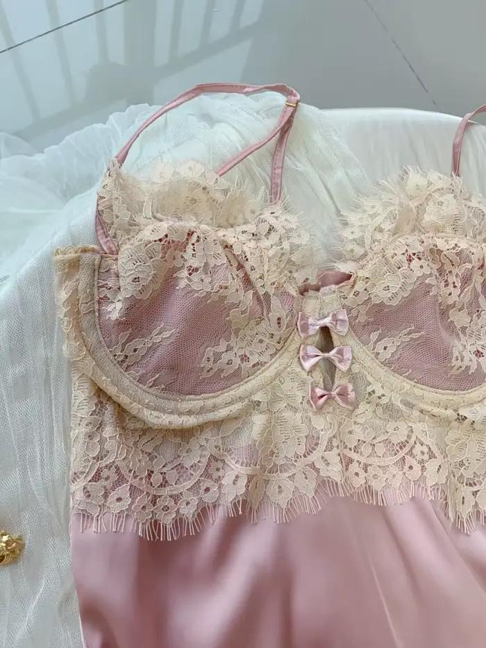 Vêtements de nuit violets pour dames
