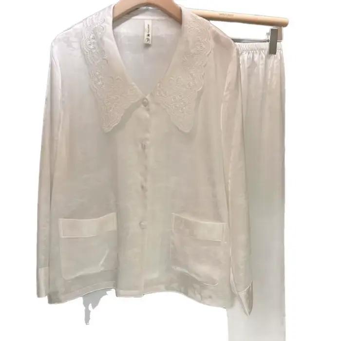 Pyjama de luxe en soie glacée pour femme