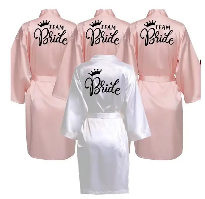 Robe Kimono en Satin avec Lettres Noires