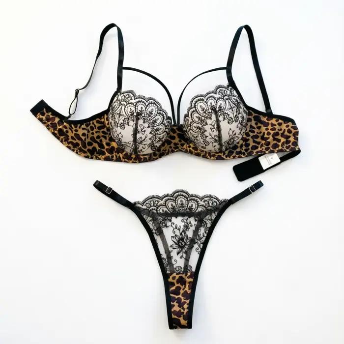 Un ensemble de lingerie sexy noir