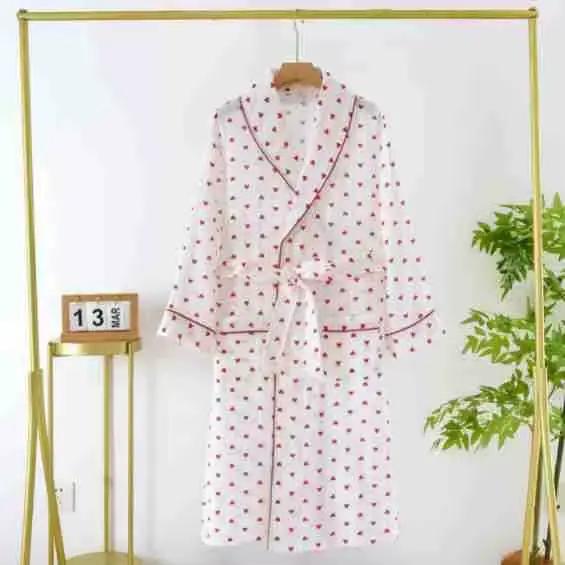 Vêtements de nuit féminins