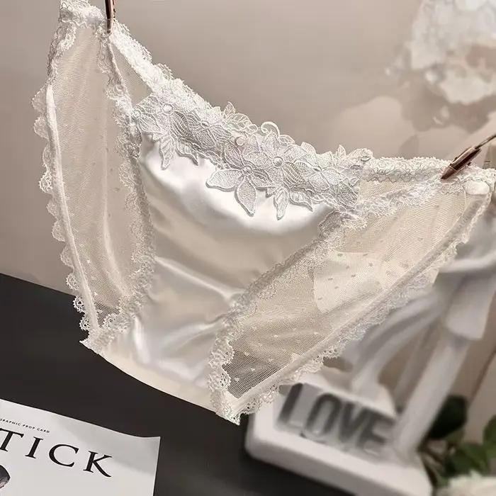 Slips en satin sans couture pour femmes, lingerie sexy, sous-vêtements transparents, confort doux et élégance pour les occasions quotidiennes et romantiques