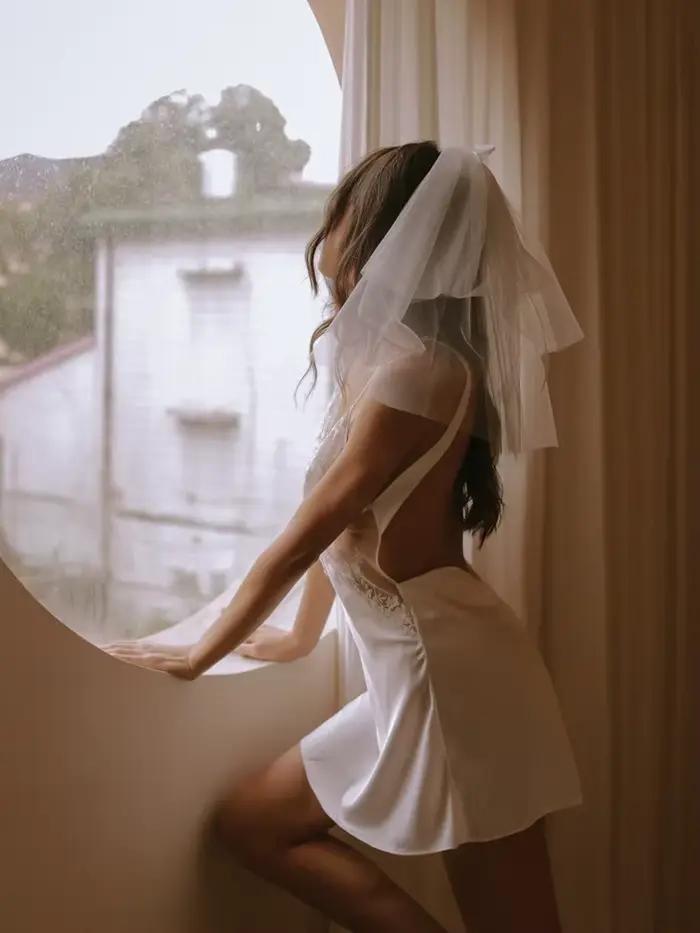 Robe de nuit blanche pour femme