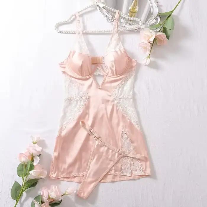 Robe Sexy en Satin à col en V