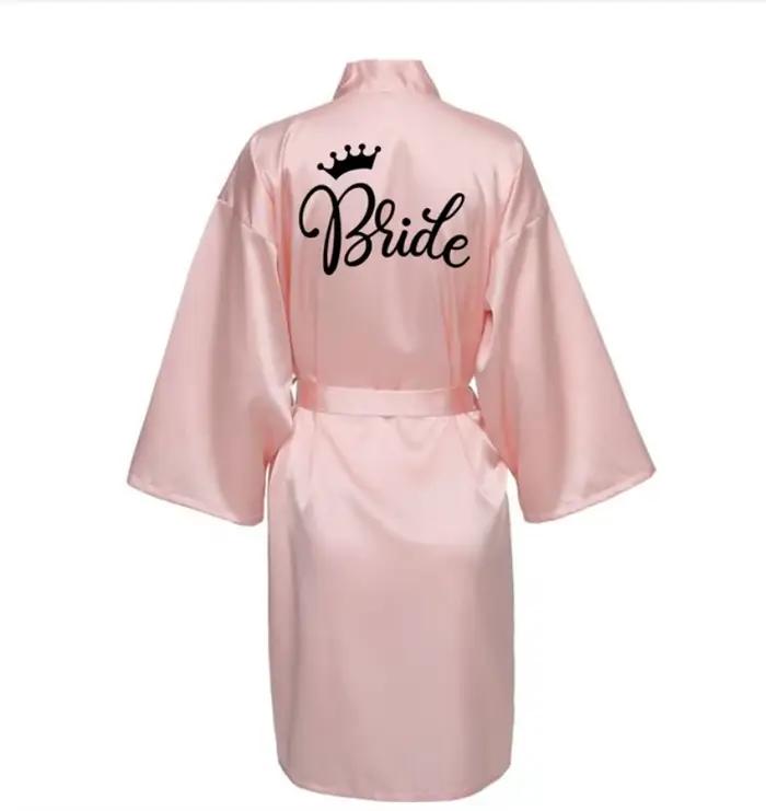 Robe Kimono en Satin avec Lettres Noires