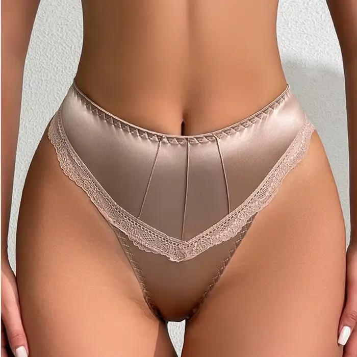 Sous-vêtements élégants en dentelle florale pour femmes