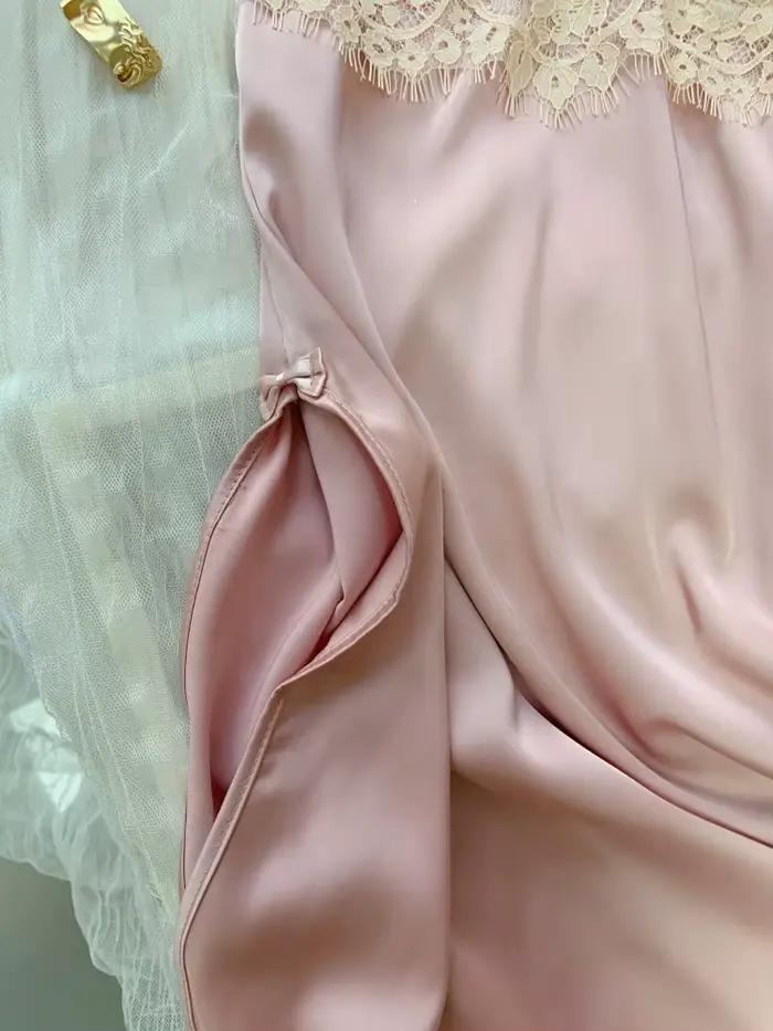 Vêtements de nuit violets pour dames