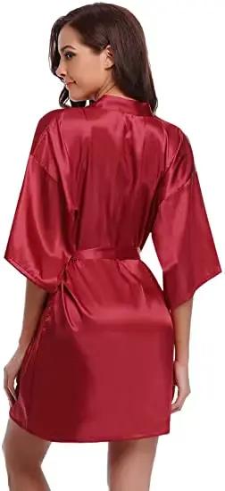 Chemise de nuit verte, Kimono de couleur unie
