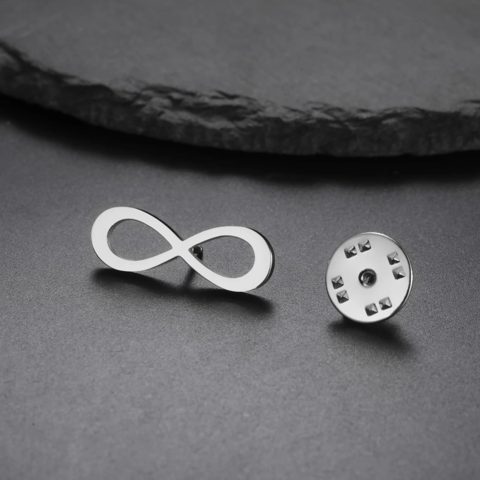 Sipuris – broche symbole infini pour femmes et hommes, en acier inoxydable, à la mode, géométrique, 