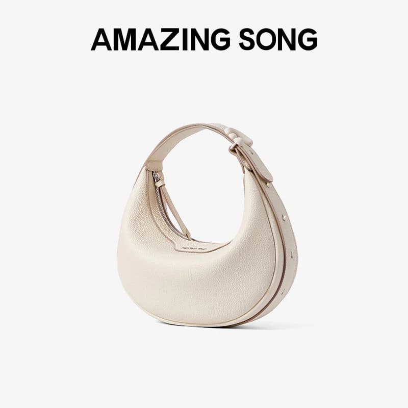 Petit Sac Song Demi-Lune, Objets