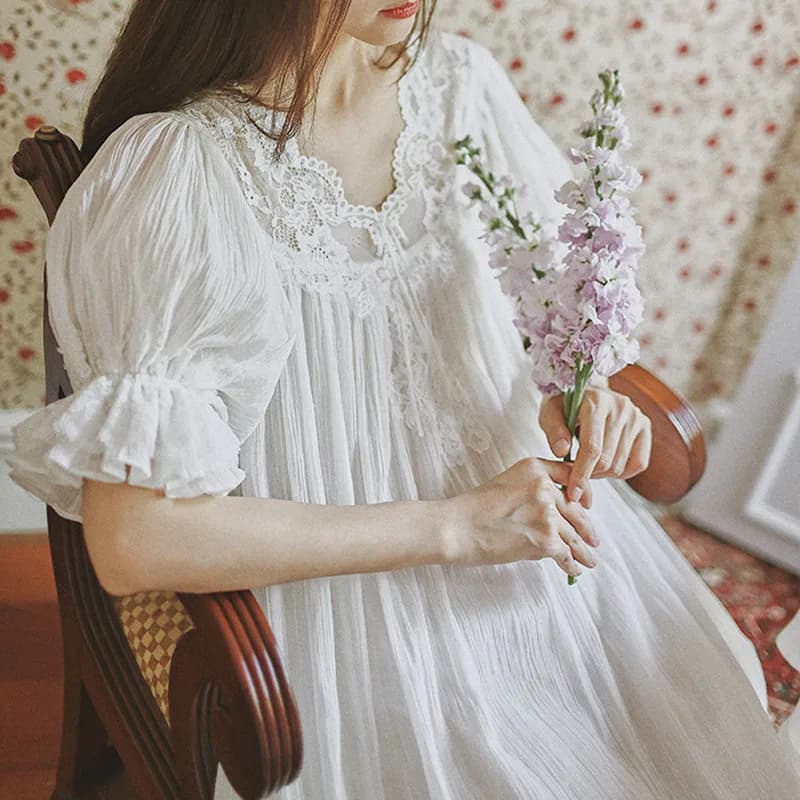 Chemise de nuit en dentelle française sexy à col en V, chemise de nuit blanche, chemise de nuit long