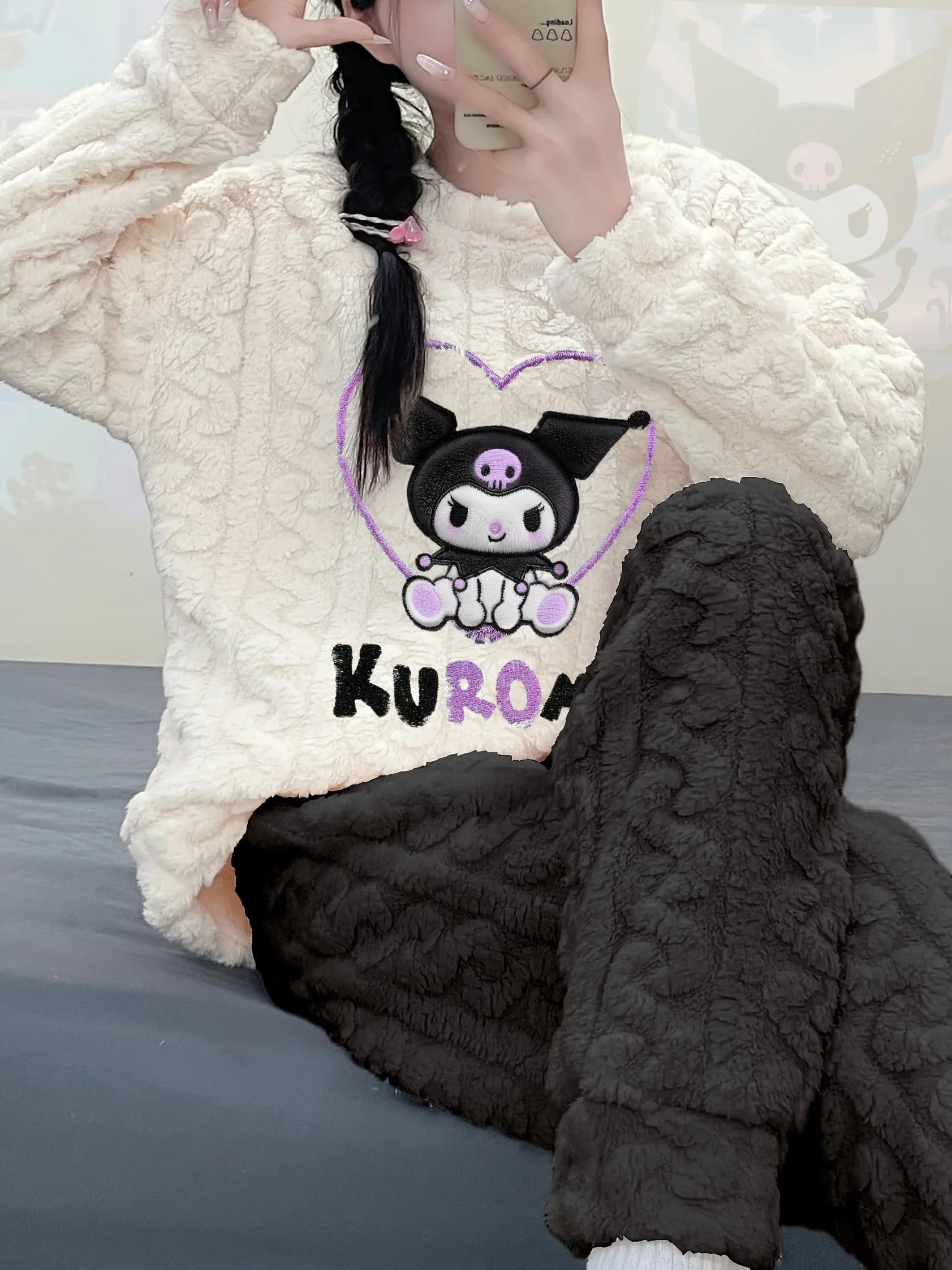 Ensemble pyjama en velours brodé Kuromi pour femme, comprenant un haut à manches longues et un panta