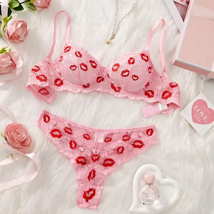 Lingerie Sexy rouge lèvre broderie sous-vêtements en dentelle ensemble de soutien-gorge translucide