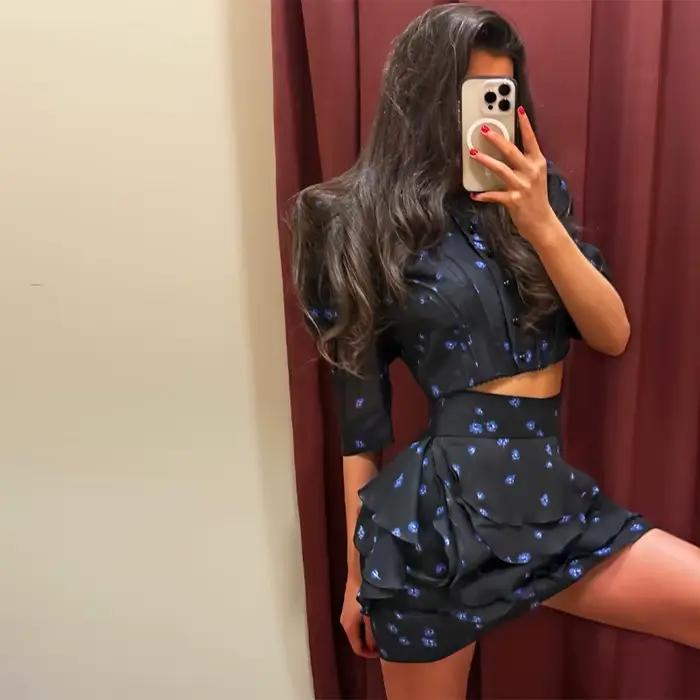 Ensemble chic pour femme : robe florale élégante à manches mi-longues, haut court à col rond et mini