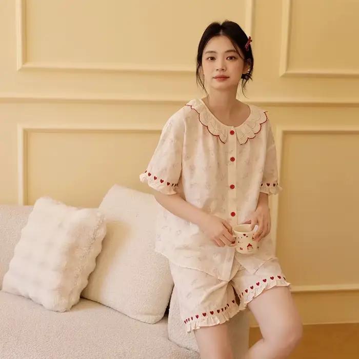 Adorable ensemble de pyjama orné de cœurs rouges | Gaze 100% coton pour femmes | Ensemble de vêt