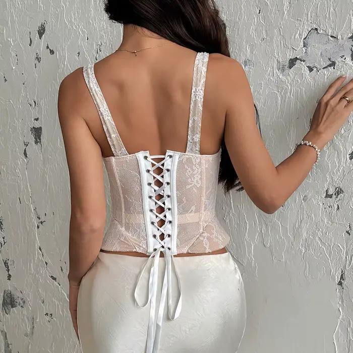 Haut corset en dentelle avec armatures en acier et dos croisé à lacets
