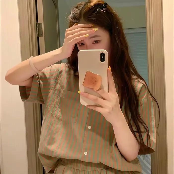 Nouveauté : Pyjama à manches courtes rayé marron et vert de style coréen pour femmes – Ensemble confortable pour se détendre en été