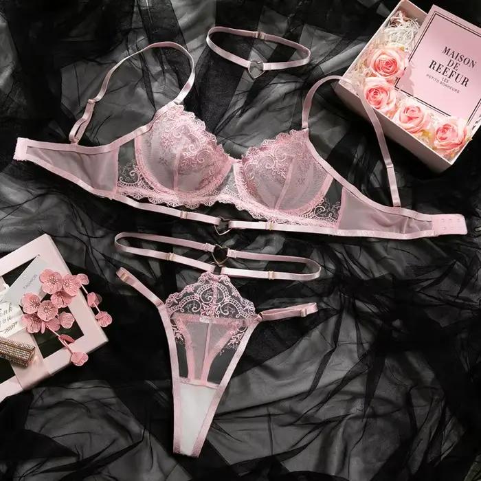 Ensemble de lingerie romantique rose pour femmes, soutien-gorge en dentelle sensuel, string, collier, 3 pièces, sexy, décoré d'un anneau en forme de cœur, costume intime mignon pour filles, sissy