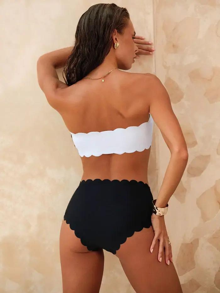 Ensemble de bikini bandeau blanc pour femme avec détails roses 3D, maillot de bain deux pièces taille haute à bord festonné pour les vacances à la plage