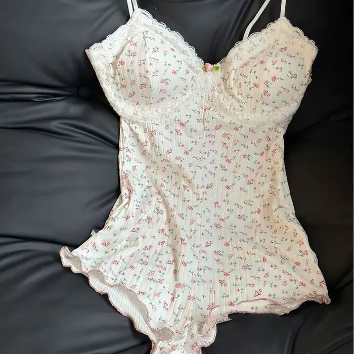 Onesie-Pyjamas floraux mignons pour femmes