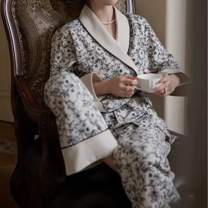 Pyjama de luxe en velours pour femme