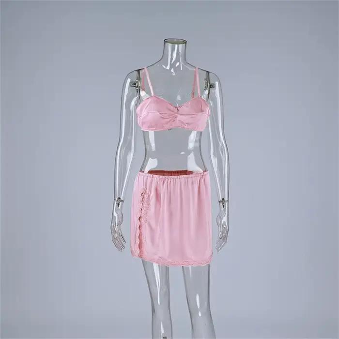 Ensemble de pyjama 3 pièces en satin rose élégant pour femme