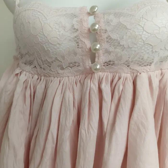 Pyjama féerique pour femme, ensemble deux pièces 2026, haut de nuit ample et léger à bretelles en dentelle avec short, vêtements de détente pour femme