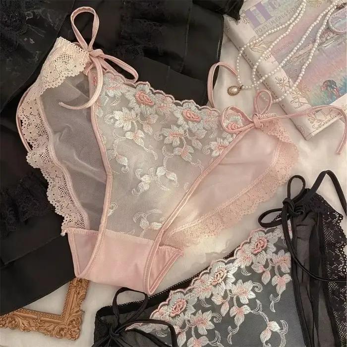 Culottes transparentes brodées à fleurs taille basse pour femme